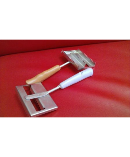 Скребница для КРС